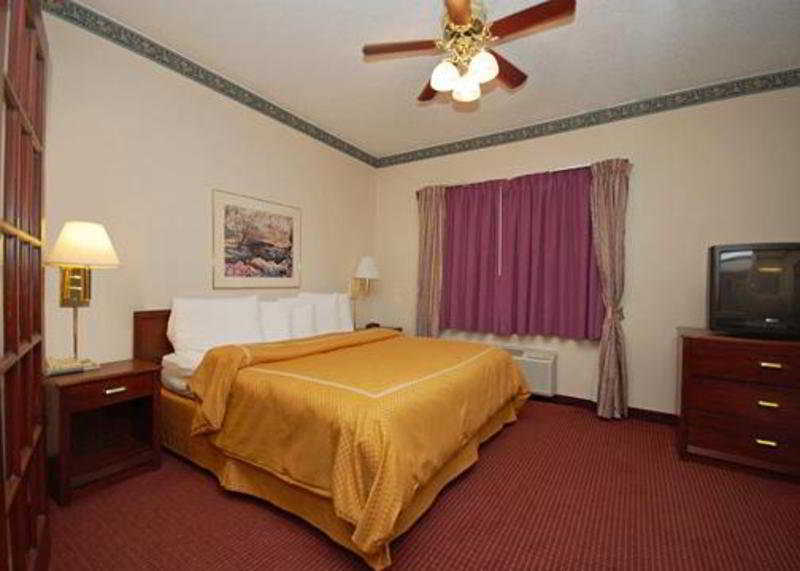 Quality Suites Addison-Dallas Room photo