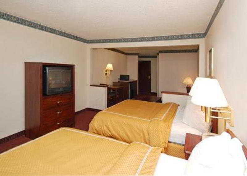 Quality Suites Addison-Dallas Room photo